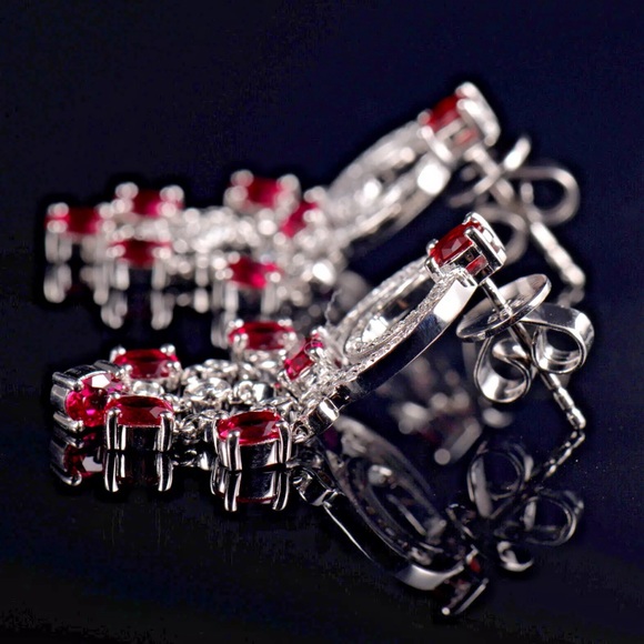 Sold! Gorgeous Natural 4Ct Ruby and 1.85 CT Diamonds on 14k. 5.2 g. 1.25 “ - Picture 9 of 9